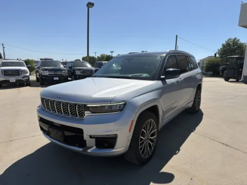 Photos of 2021 Jeep Grand Cherokee L Summit Reserve for sale in Chillicothe, MO at MAG CDJR