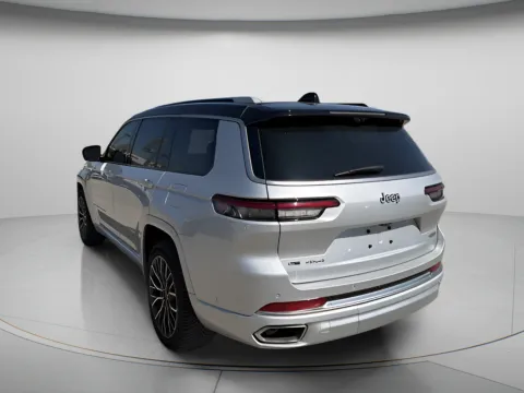 More photos of 2021 Jeep Grand Cherokee L Summit Reserve at MAG CDJR, MO