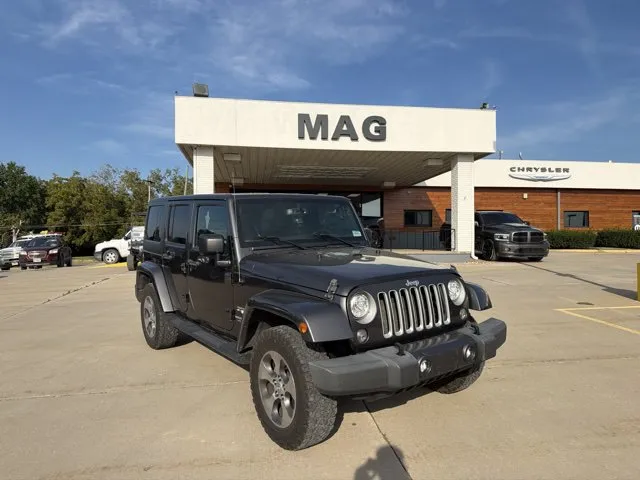 Gray 2017 Jeep Wrangler Unlimited Sahara for sale in Chillicothe, MO