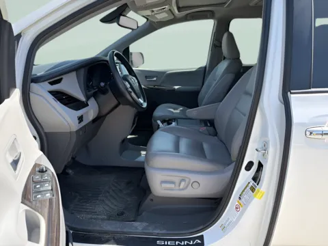 More photos of 2019 Toyota Sienna XLE at MAG CDJR, MO