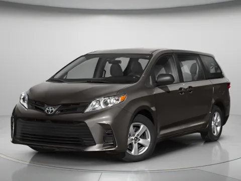 White 2019 Toyota Sienna XLE for sale in Chillicothe, MO