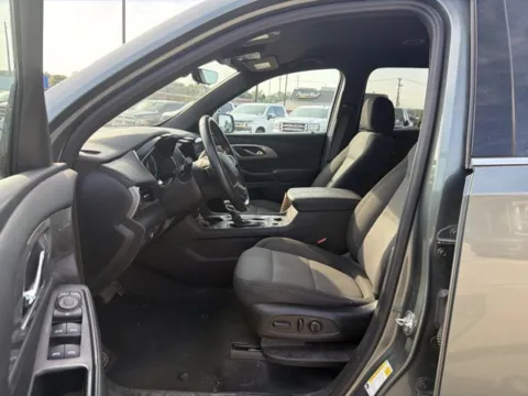 More photos of 2023 Chevrolet Traverse LT Cloth at MAG CDJR, MO