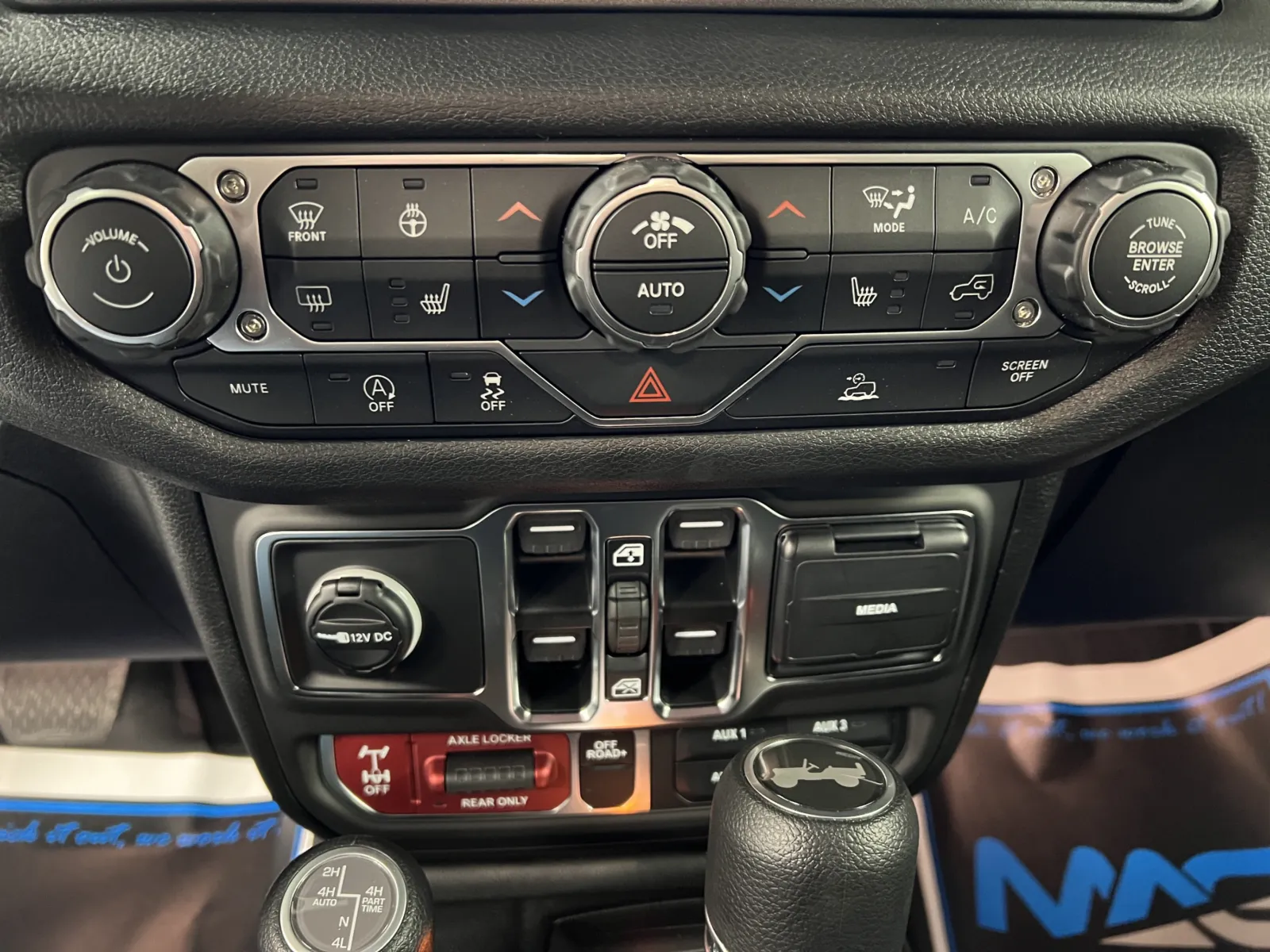 Jeep Wrangler photo 19