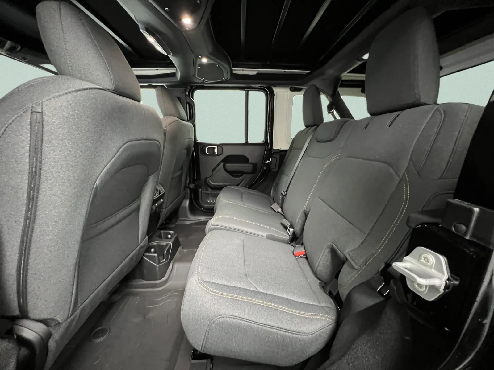 Jeep Wrangler photo 27
