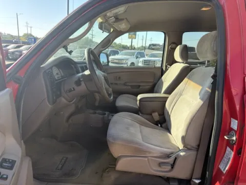 More photos of 2004 Toyota Tacoma PreRunner at MAG CDJR, MO