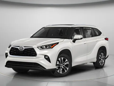 Black 2021 Toyota Highlander XLE for sale in Chillicothe, MO