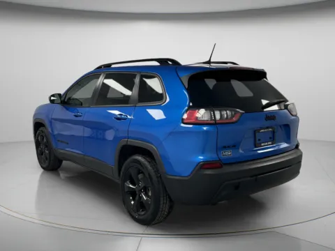 More photos of 2021 Jeep Cherokee Altitude at MAG CDJR, MO