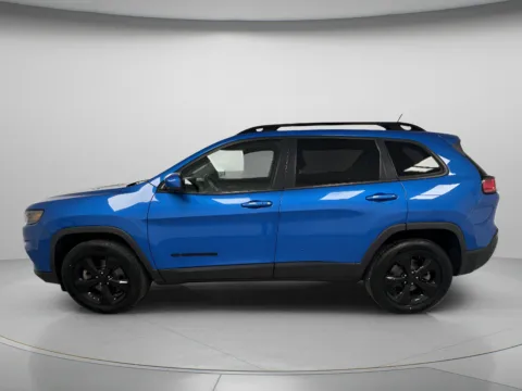 More photos of 2021 Jeep Cherokee Altitude at MAG CDJR, MO