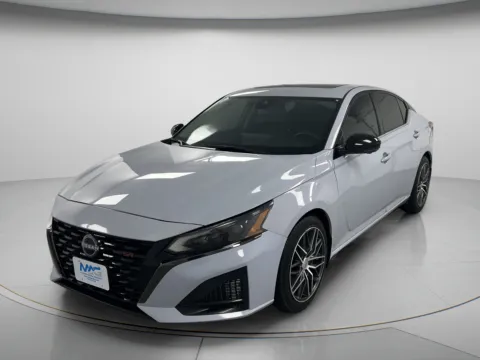 More photos of 2023 Nissan Altima 2.0 SR at MAG CDJR, MO