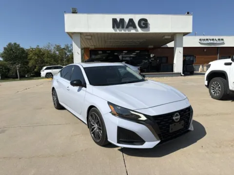 Gray 2023 Nissan Altima 2.0 SR for sale in Chillicothe, MO