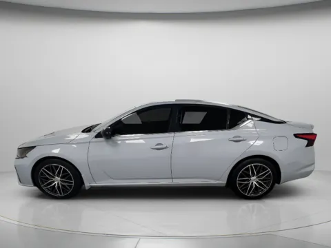 More photos of 2023 Nissan Altima 2.0 SR at MAG CDJR, MO