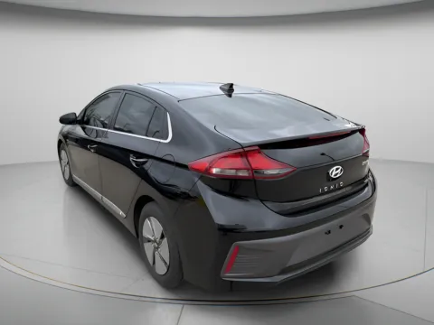 More photos of 2020 Hyundai Ioniq Hybrid SE at MAG CDJR, MO