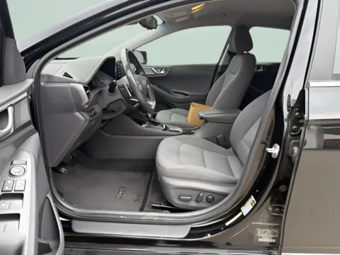 More photos of 2020 Hyundai Ioniq Hybrid SE at MAG CDJR, MO