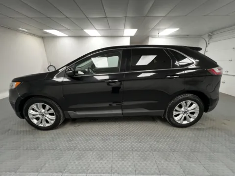 More photos of 2022 Ford Edge Titanium at MAG CDJR, MO