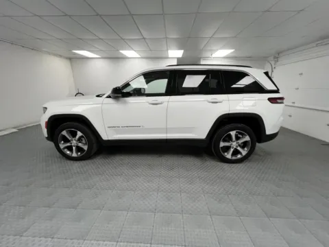 More photos of 2023 Jeep Grand Cherokee Limited at MAG CDJR, MO