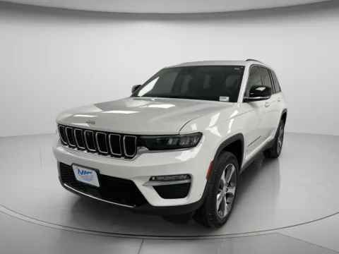 Another view of 2023 Jeep Grand Cherokee Limited for sale in Chillicothe, MO at MAG CDJR