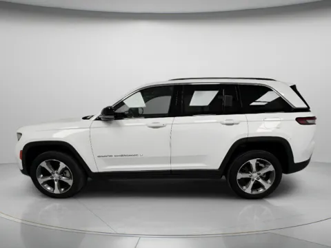 More photos of 2023 Jeep Grand Cherokee Limited at MAG CDJR, MO