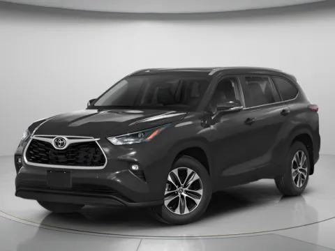 Gray 2024 Toyota Highlander XLE for sale in Chillicothe, MO