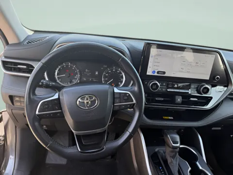 Another view of 2024 Toyota Highlander XLE for sale in Chillicothe, MO at MAG CDJR