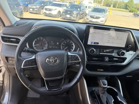 Another view of 2024 Toyota Highlander XLE for sale in Chillicothe, MO at MAG CDJR