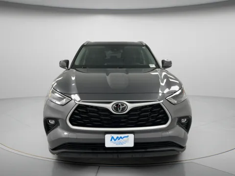 Another view of 2024 Toyota Highlander XLE for sale in Chillicothe, MO at MAG CDJR