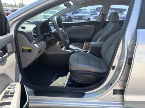 More photos of 2017 Hyundai Elantra SE at MAG CDJR, MO