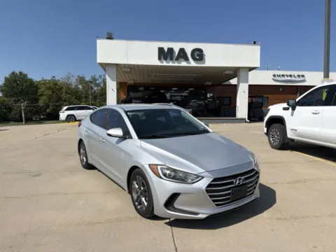 Silver 2017 Hyundai Elantra SE for sale in Chillicothe, MO