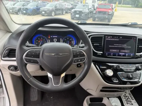 Another view of 2022 Chrysler Pacifica Touring L for sale in Chillicothe, MO at MAG CDJR
