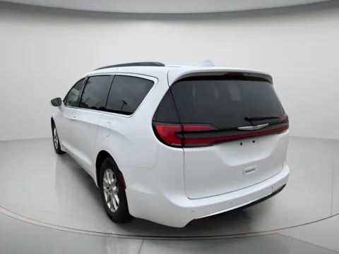 More photos of 2022 Chrysler Pacifica Touring L at MAG CDJR, MO