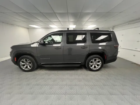 More photos of 2022 Jeep Wagoneer Series II at MAG CDJR, MO
