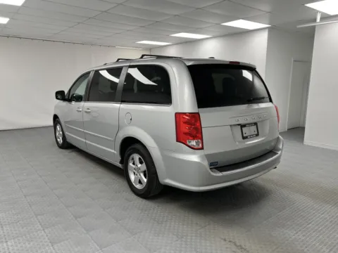 More photos of 2011 Dodge Grand Caravan Crew at MAG CDJR, MO