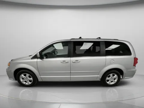 More photos of 2011 Dodge Grand Caravan Crew at MAG CDJR, MO