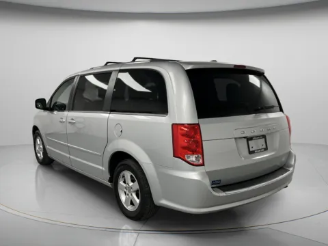 More photos of 2011 Dodge Grand Caravan Crew at MAG CDJR, MO