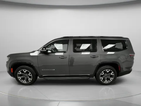More photos of 2024 Jeep Wagoneer Series III at MAG CDJR, MO