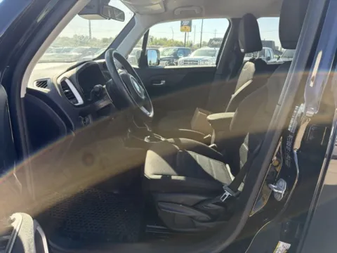 More photos of 2020 Jeep Renegade Latitude at MAG CDJR, MO