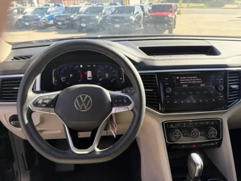 Another view of 2021 Volkswagen Atlas 3.6L V6 SEL for sale in Chillicothe, MO at MAG CDJR