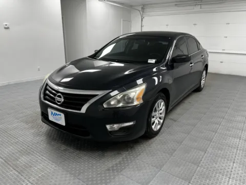 Another view of 2015 Nissan Altima 2.5 S for sale in Chillicothe, MO at MAG CDJR