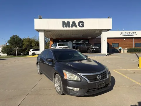 Black 2015 Nissan Altima 2.5 for sale in Chillicothe, MO