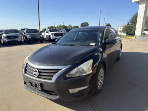 Photos of 2015 Nissan Altima 2.5 for sale in Chillicothe, MO at MAG CDJR
