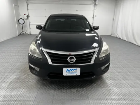 Photos of 2015 Nissan Altima 2.5 S for sale in Chillicothe, MO at MAG CDJR