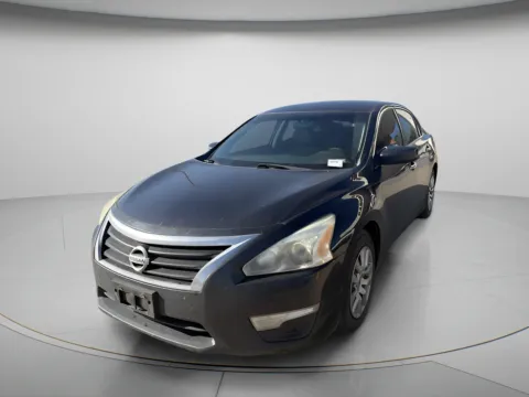 Photos of 2015 Nissan Altima 2.5 for sale in Chillicothe, MO at MAG CDJR