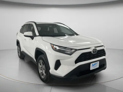 White 2023 Toyota RAV4 XLE for sale in Chillicothe, MO