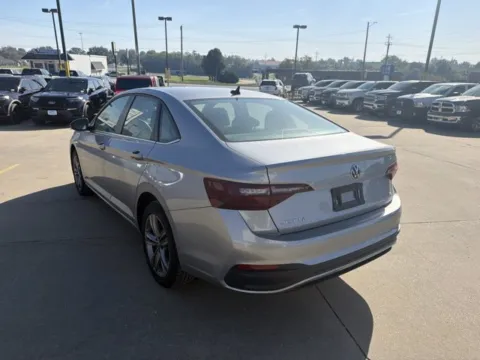More photos of 2024 Volkswagen Jetta SE at MAG CDJR, MO