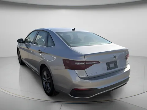 More photos of 2024 Volkswagen Jetta SE at MAG CDJR, MO