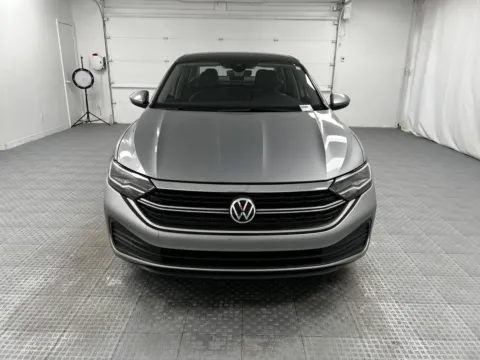 Photos of 2024 Volkswagen Jetta SE for sale in Chillicothe, MO at MAG CDJR