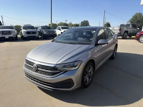 Photos of 2024 Volkswagen Jetta SE for sale in Chillicothe, MO at MAG CDJR