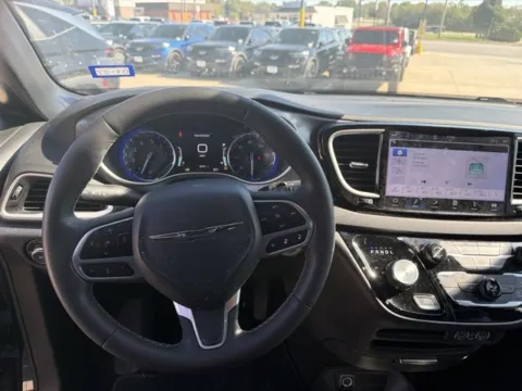 Another view of 2025 Chrysler Pacifica Select for sale in Chillicothe, MO at MAG CDJR