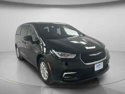 Black 2025 Chrysler Pacifica Select for sale in Chillicothe, MO