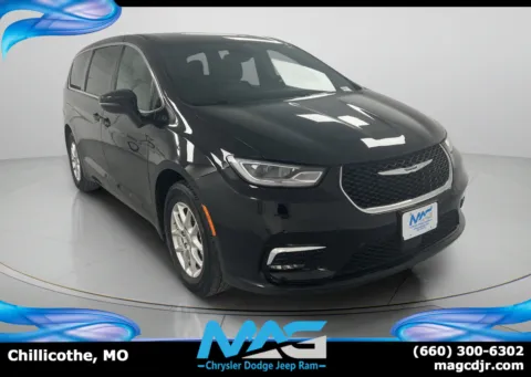 Black 2025 Chrysler Pacifica Select for sale in Chillicothe, MO