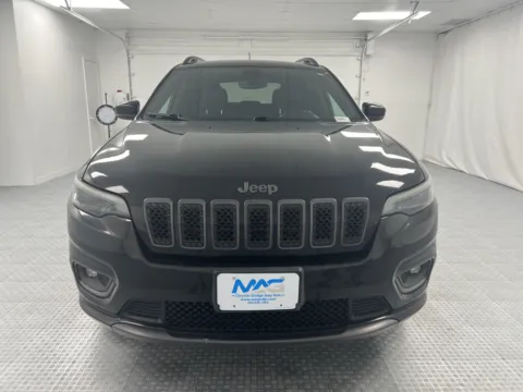 Photos of 2019 Jeep Cherokee High Altitude for sale in Chillicothe, MO at MAG CDJR